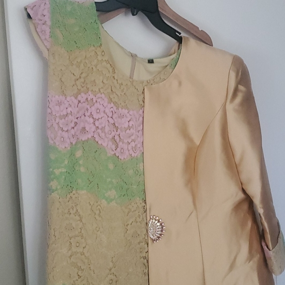 Dress - Picture 3 of 4